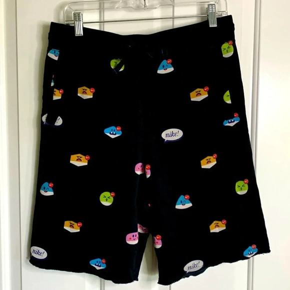 Like new men’s NIKE black printed pullon shorts size medium - Picture 1 of 7